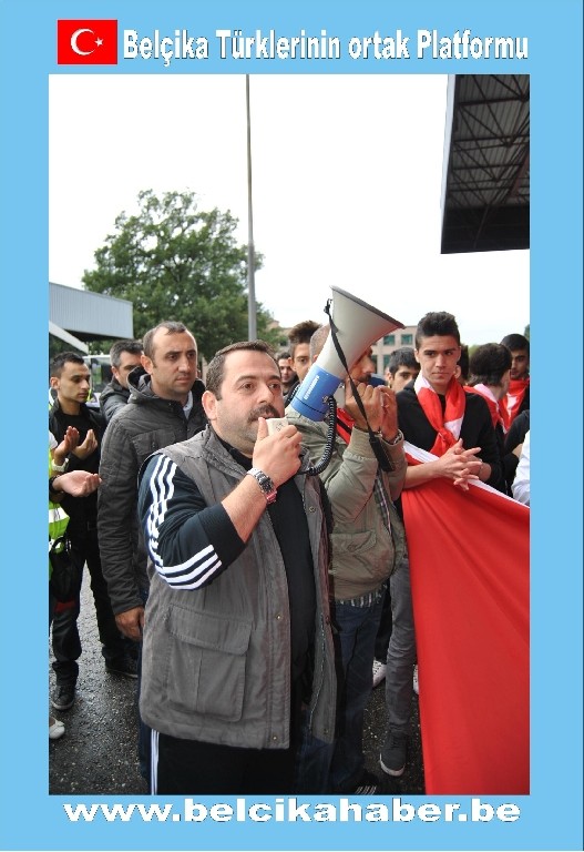 ŞEHİTLER İÇİN GENK'TE ANMA VE YÜRÜYÜŞ DÜZENLENDİ