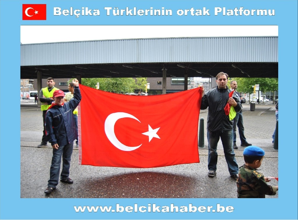ŞEHİTLER İÇİN GENK'TE ANMA VE YÜRÜYÜŞ DÜZENLENDİ