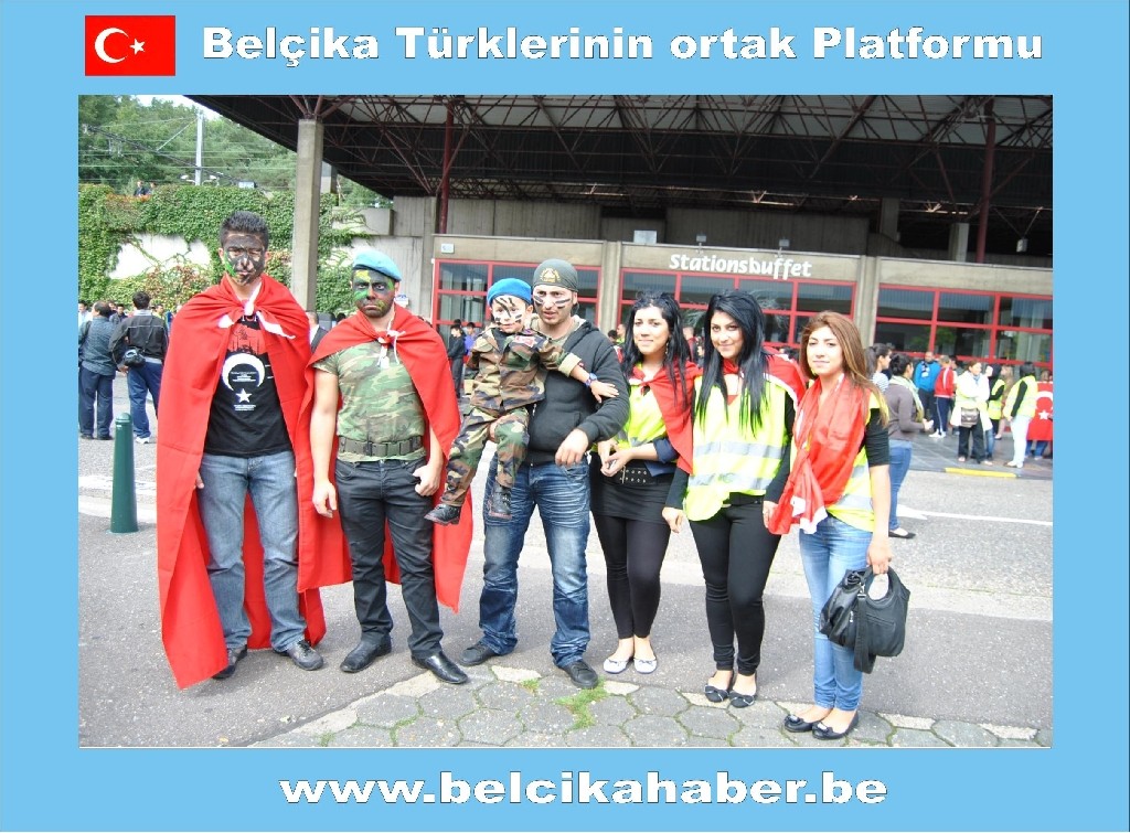 ŞEHİTLER İÇİN GENK'TE ANMA VE YÜRÜYÜŞ DÜZENLENDİ