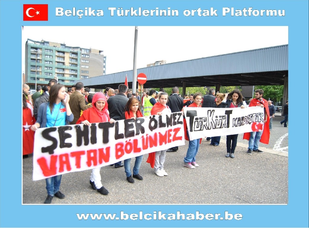 ŞEHİTLER İÇİN GENK'TE ANMA VE YÜRÜYÜŞ DÜZENLENDİ