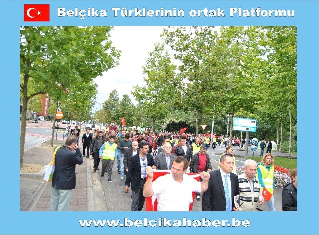 ŞEHİTLER İÇİN GENK'TE ANMA VE YÜRÜYÜŞ DÜZENLENDİ