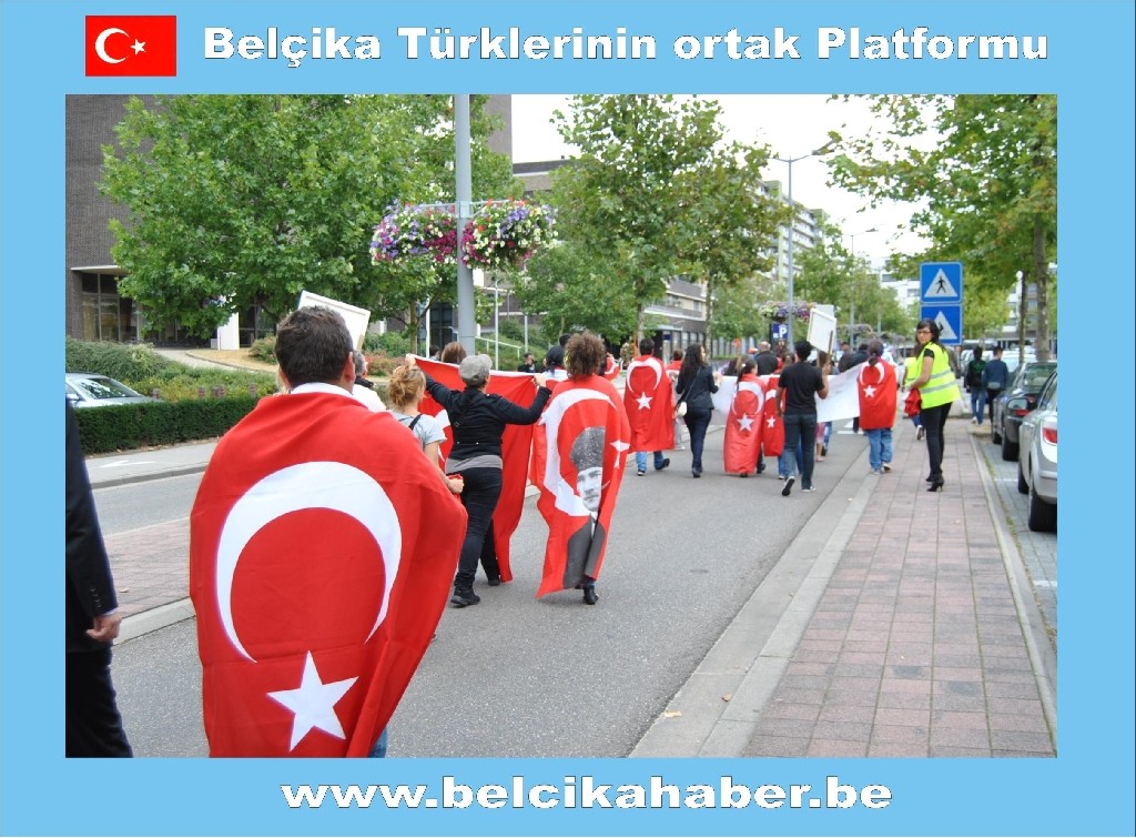 ŞEHİTLER İÇİN GENK'TE ANMA VE YÜRÜYÜŞ DÜZENLENDİ