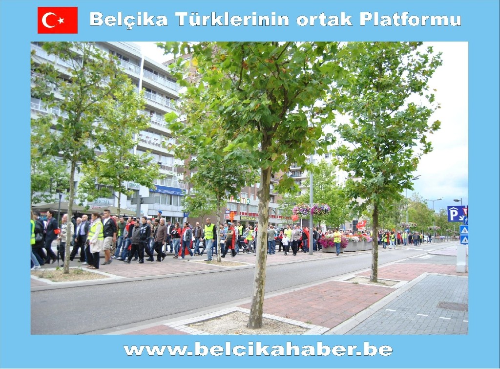 ŞEHİTLER İÇİN GENK'TE ANMA VE YÜRÜYÜŞ DÜZENLENDİ
