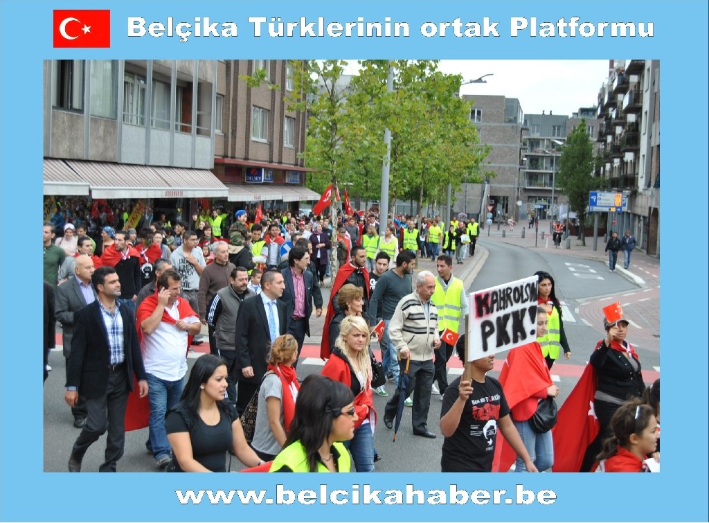 ŞEHİTLER İÇİN GENK'TE ANMA VE YÜRÜYÜŞ DÜZENLENDİ