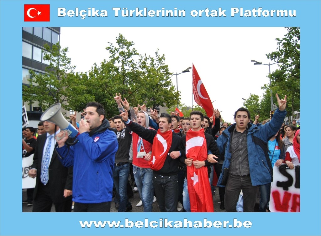 ŞEHİTLER İÇİN GENK'TE ANMA VE YÜRÜYÜŞ DÜZENLENDİ