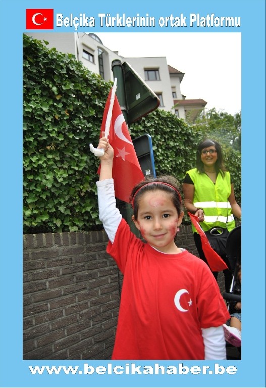 ŞEHİTLER İÇİN GENK'TE ANMA VE YÜRÜYÜŞ DÜZENLENDİ