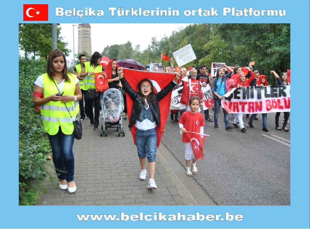 ŞEHİTLER İÇİN GENK'TE ANMA VE YÜRÜYÜŞ DÜZENLENDİ