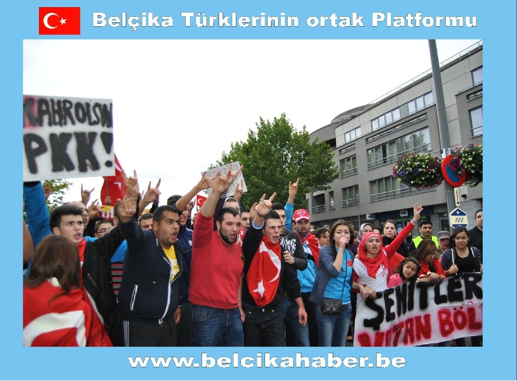 ŞEHİTLER İÇİN GENK'TE ANMA VE YÜRÜYÜŞ DÜZENLENDİ