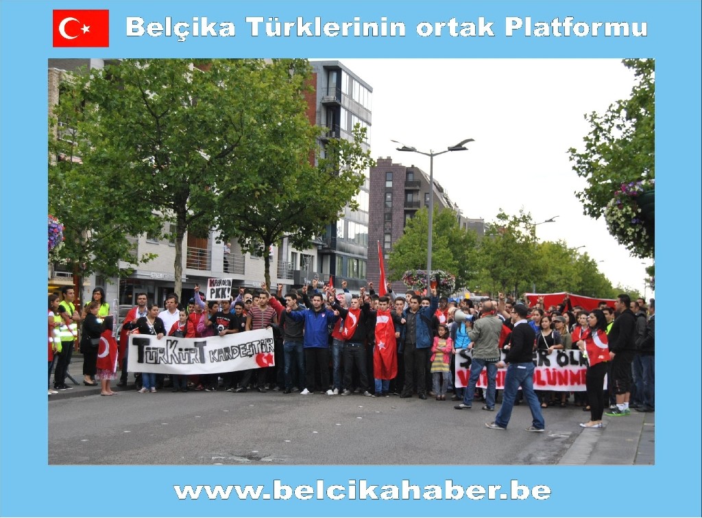 ŞEHİTLER İÇİN GENK'TE ANMA VE YÜRÜYÜŞ DÜZENLENDİ