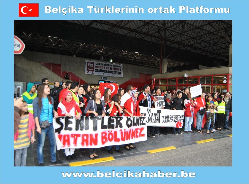 ŞEHİTLER İÇİN GENK'TE ANMA VE YÜRÜYÜŞ DÜZENLENDİ