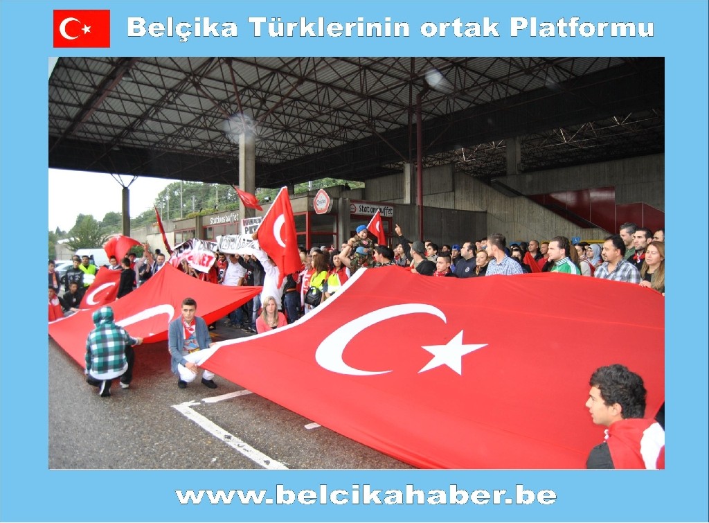 ŞEHİTLER İÇİN GENK'TE ANMA VE YÜRÜYÜŞ DÜZENLENDİ