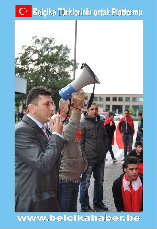 ŞEHİTLER İÇİN GENK'TE ANMA VE YÜRÜYÜŞ DÜZENLENDİ