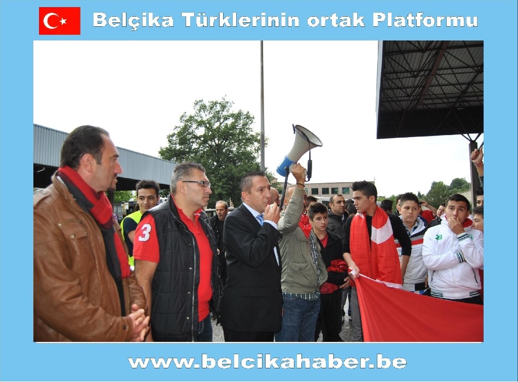 ŞEHİTLER İÇİN GENK'TE ANMA VE YÜRÜYÜŞ DÜZENLENDİ