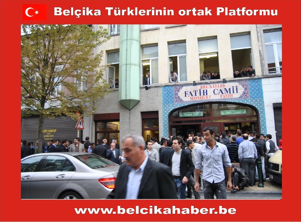 BRÜKSEL'DE CAMİLER DOLDU TAŞTI