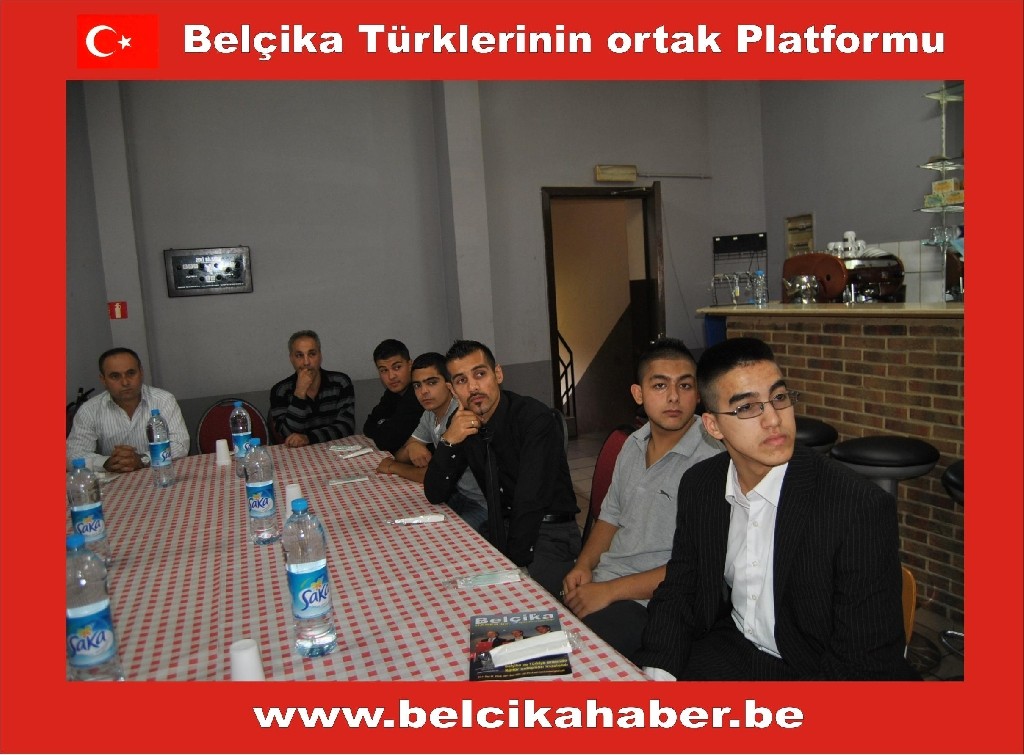 ÜLKÜCÜLER BRÜKSEL'DE BİRLİKTELİK SERGİLEDİLER