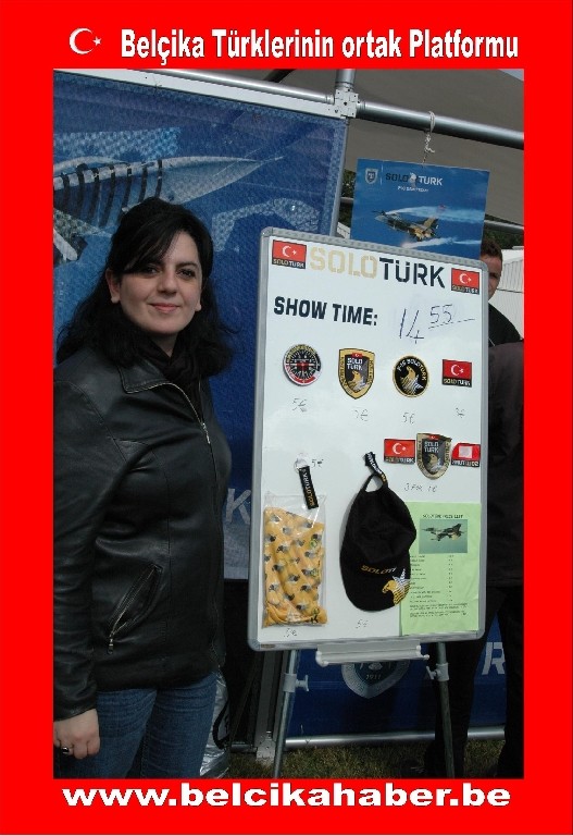 TÜRK SOLO BELÇİKA SEMALARINDAKİ GÖSTERİSİYLE NEFESLERİ KESTİ