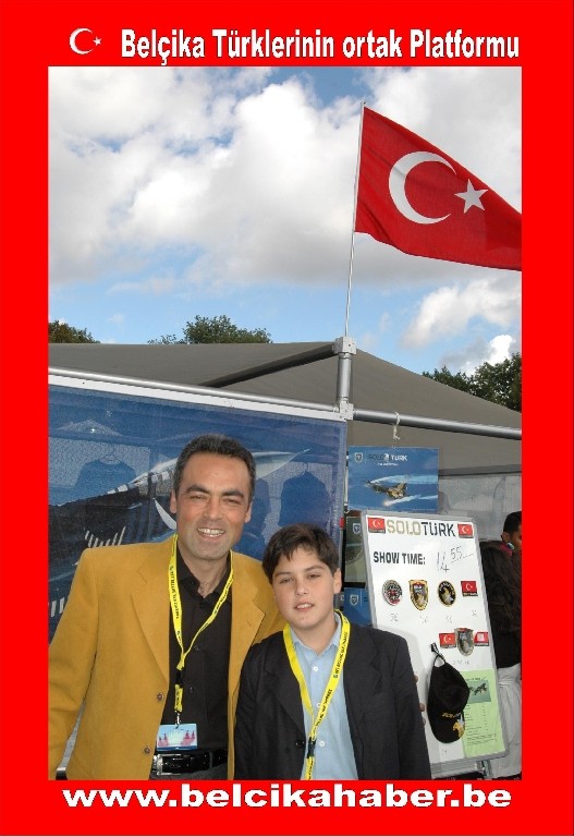 TÜRK SOLO BELÇİKA SEMALARINDAKİ GÖSTERİSİYLE NEFESLERİ KESTİ