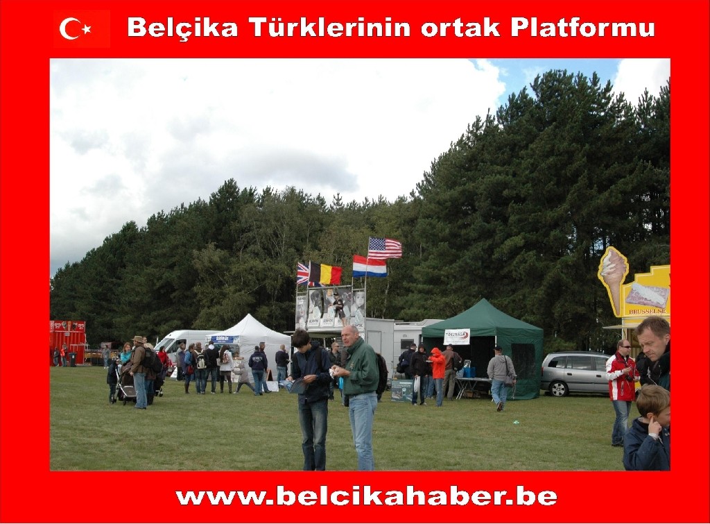 TÜRK SOLO BELÇİKA SEMALARINDAKİ GÖSTERİSİYLE NEFESLERİ KESTİ