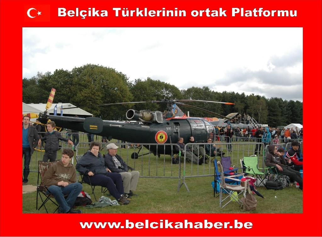 TÜRK SOLO BELÇİKA SEMALARINDAKİ GÖSTERİSİYLE NEFESLERİ KESTİ