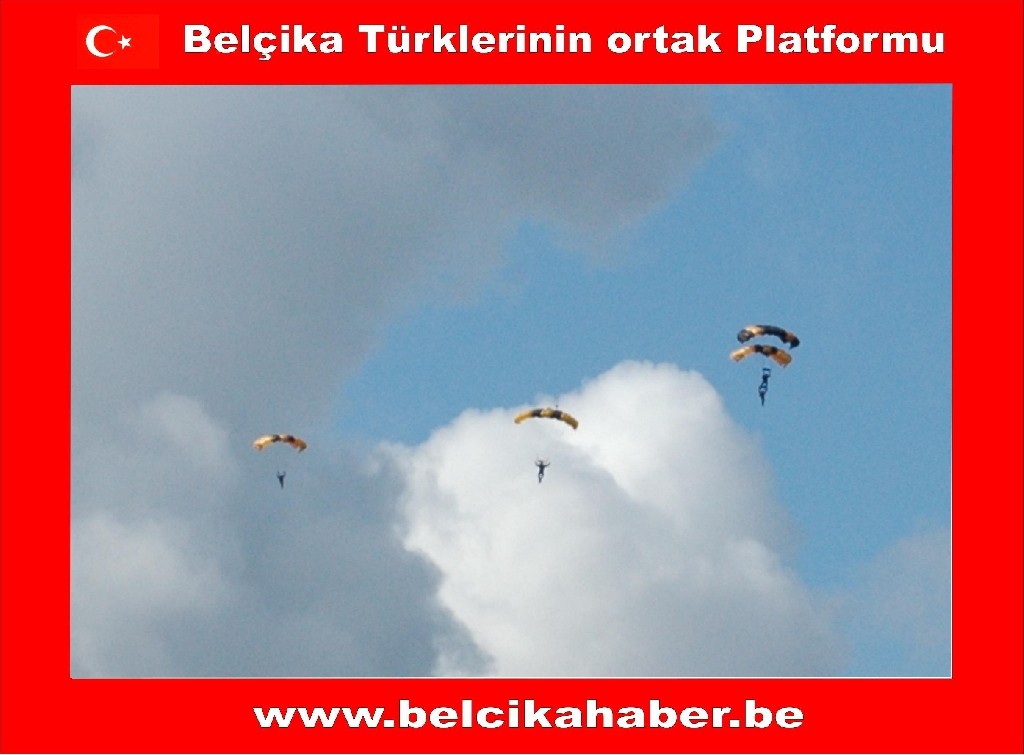 TÜRK SOLO BELÇİKA SEMALARINDAKİ GÖSTERİSİYLE NEFESLERİ KESTİ