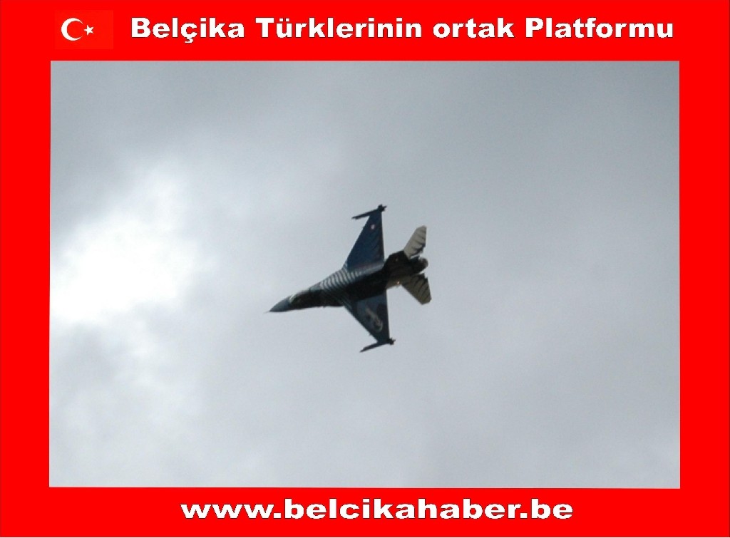 TÜRK SOLO BELÇİKA SEMALARINDAKİ GÖSTERİSİYLE NEFESLERİ KESTİ