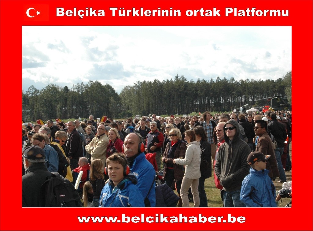 TÜRK SOLO BELÇİKA SEMALARINDAKİ GÖSTERİSİYLE NEFESLERİ KESTİ