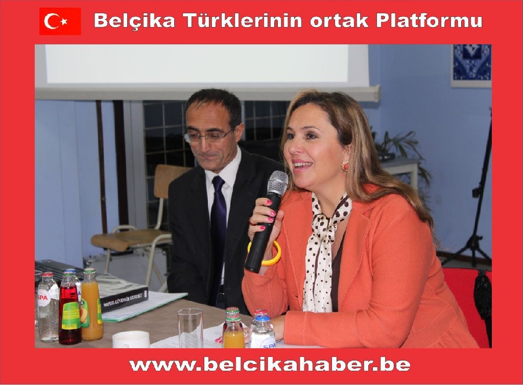 ANVERS'TE VATANDAŞLAR EMEKLİLİK VE SOSYAL HAKLAR KONUSUNDA BİLGİLENDİRİLDİ