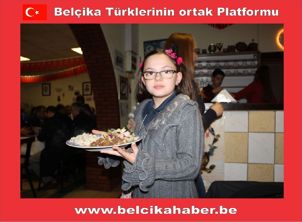 ÖĞRETMENLER GÜNÜ BERİNGEN MÜZİK KULÜP'DE DE KUTLANDI