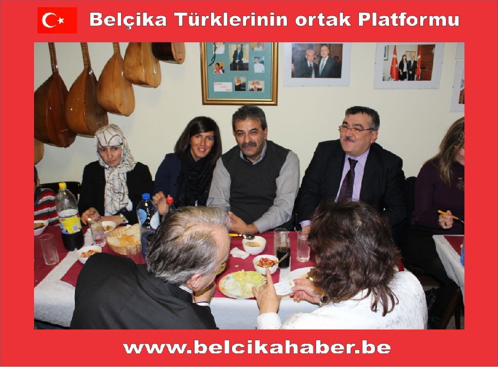 ÖĞRETMENLER GÜNÜ BERİNGEN MÜZİK KULÜP'DE DE KUTLANDI
