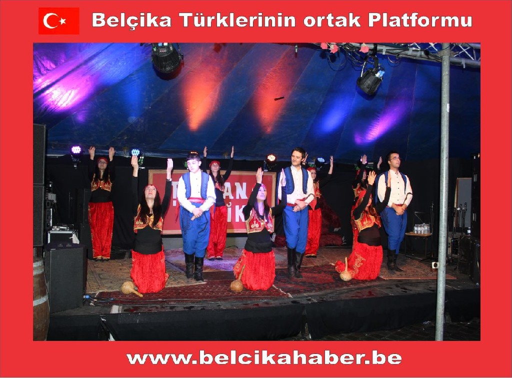TURKISH LADY FOLKLÖR EKİBİ BELÇİKALILARDAN BOL BOL ALKIŞ ALDI