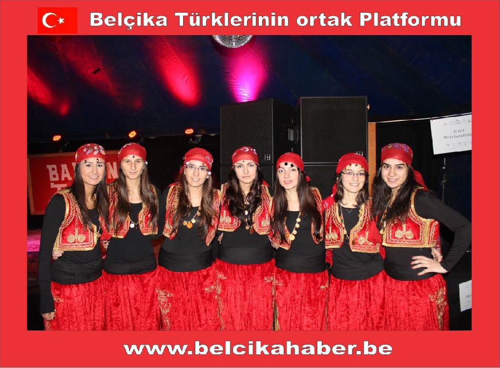 TURKISH LADY FOLKLÖR EKİBİ BELÇİKALILARDAN BOL BOL ALKIŞ ALDI
