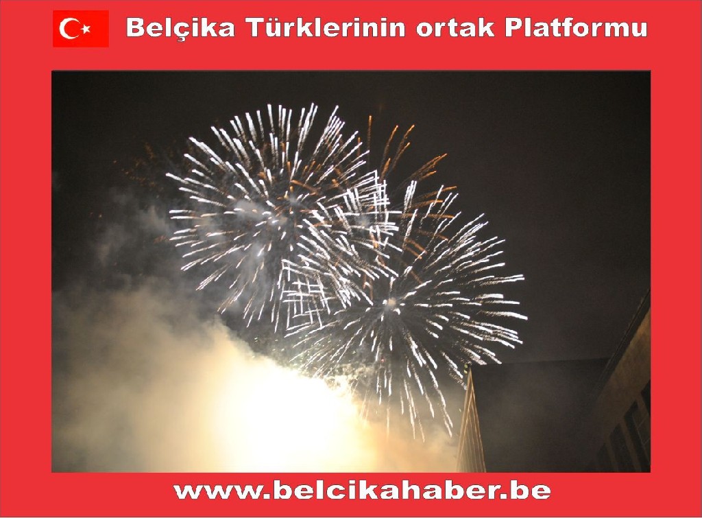 BRÜKSEL'DE ONBİNLER HAVAİ FİŞEK GÖSTERİLERİYLE YENİ YILA GİRDİ