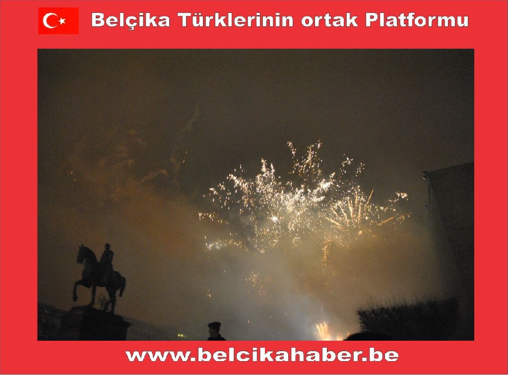 BRÜKSEL'DE ONBİNLER HAVAİ FİŞEK GÖSTERİLERİYLE YENİ YILA GİRDİ