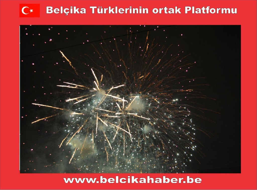 BRÜKSEL'DE ONBİNLER HAVAİ FİŞEK GÖSTERİLERİYLE YENİ YILA GİRDİ
