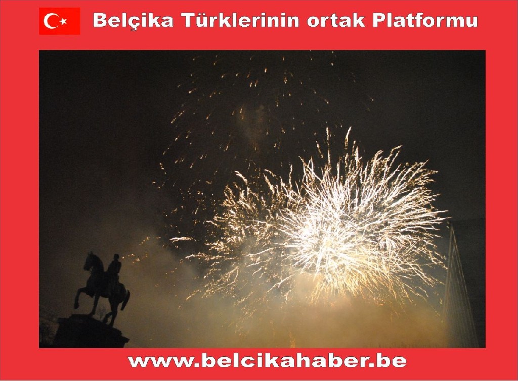 BRÜKSEL'DE ONBİNLER HAVAİ FİŞEK GÖSTERİLERİYLE YENİ YILA GİRDİ