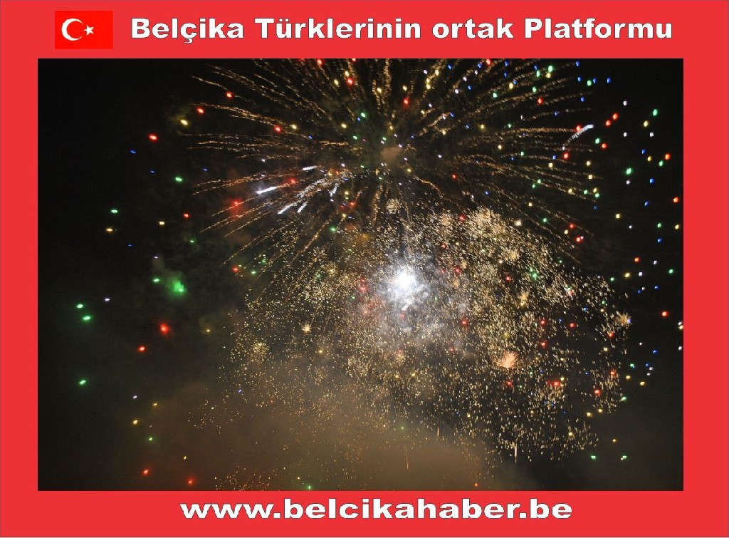 BRÜKSEL'DE ONBİNLER HAVAİ FİŞEK GÖSTERİLERİYLE YENİ YILA GİRDİ