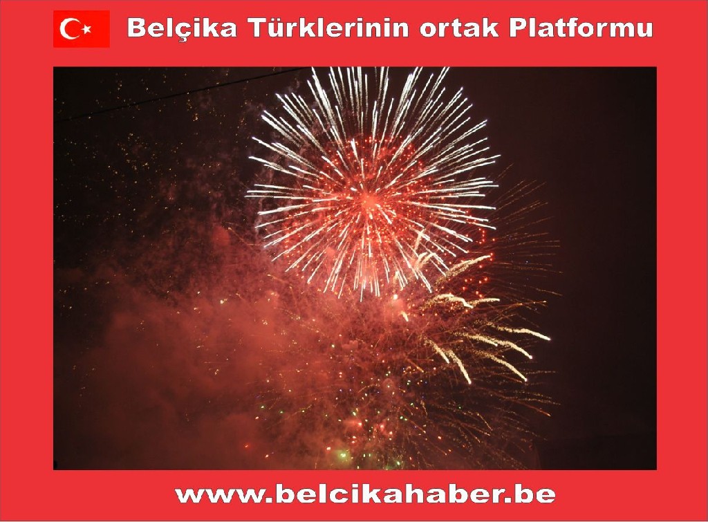 BRÜKSEL'DE ONBİNLER HAVAİ FİŞEK GÖSTERİLERİYLE YENİ YILA GİRDİ
