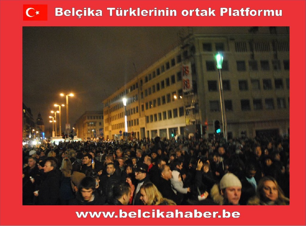 BRÜKSEL'DE ONBİNLER HAVAİ FİŞEK GÖSTERİLERİYLE YENİ YILA GİRDİ