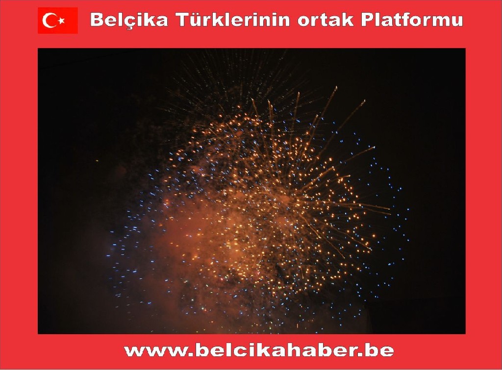 BRÜKSEL'DE ONBİNLER HAVAİ FİŞEK GÖSTERİLERİYLE YENİ YILA GİRDİ