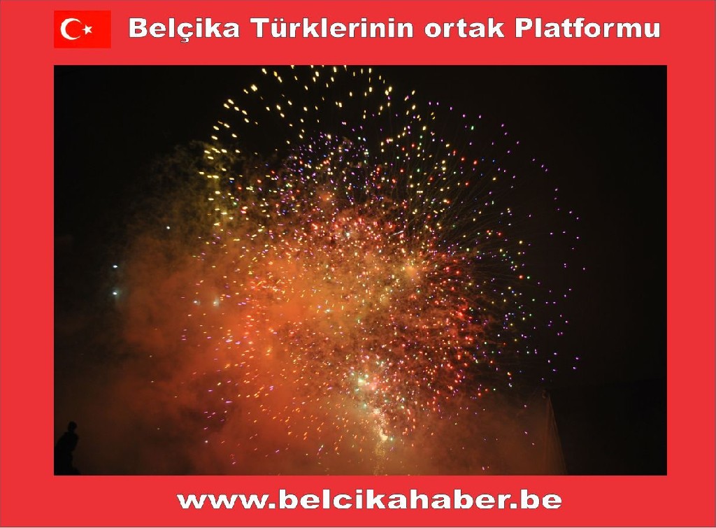 BRÜKSEL'DE ONBİNLER HAVAİ FİŞEK GÖSTERİLERİYLE YENİ YILA GİRDİ