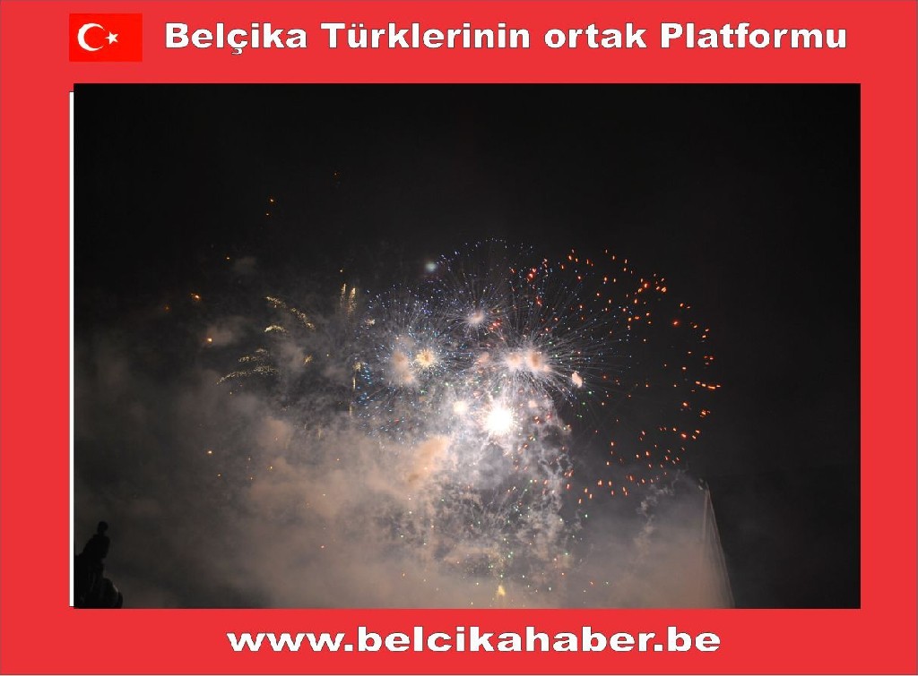 BRÜKSEL'DE ONBİNLER HAVAİ FİŞEK GÖSTERİLERİYLE YENİ YILA GİRDİ