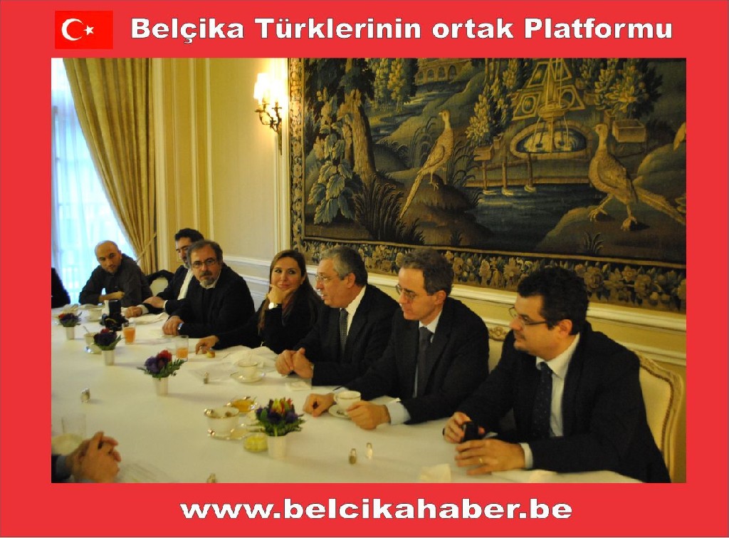 BÜYÜKELÇİ MUSA  KONUTUNDA GAZETECİLERE KAHVALTI  VERDİ