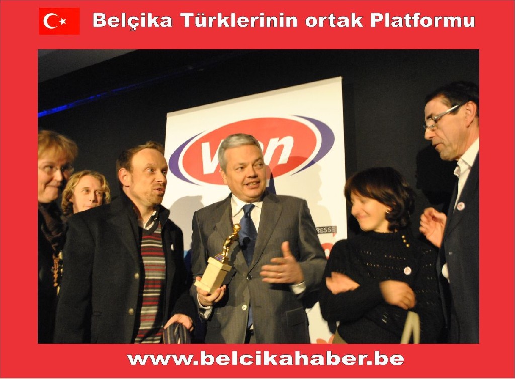 VLAN GAZETESİ ÖDÜLLERİ SAHİPLERİNE TÖRENLE VERİLDİ