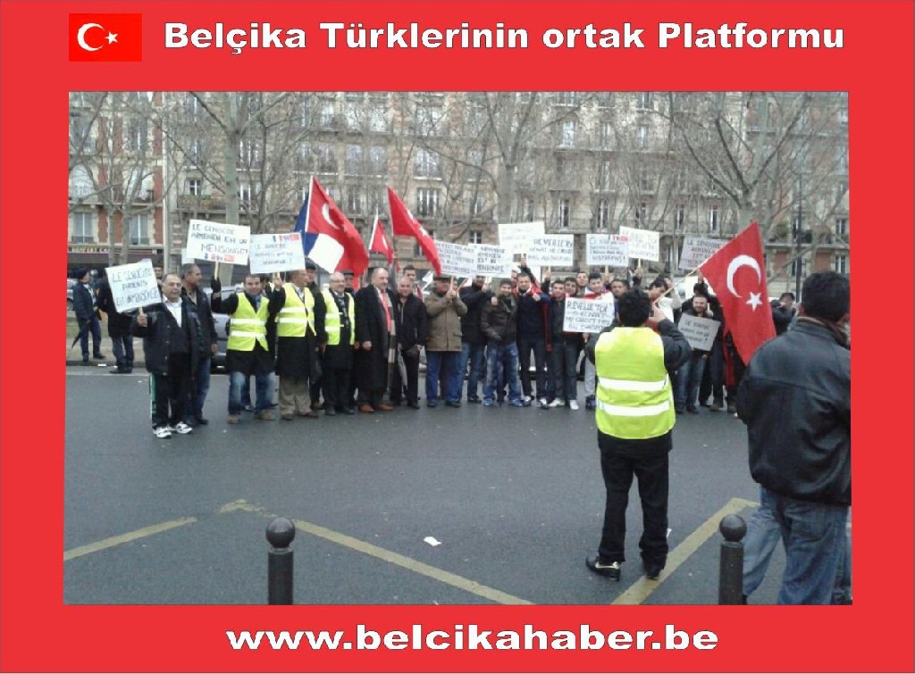 PARİSTE TÜRKLERİN PROTESTOSUNDAN RENKLİ KARELER