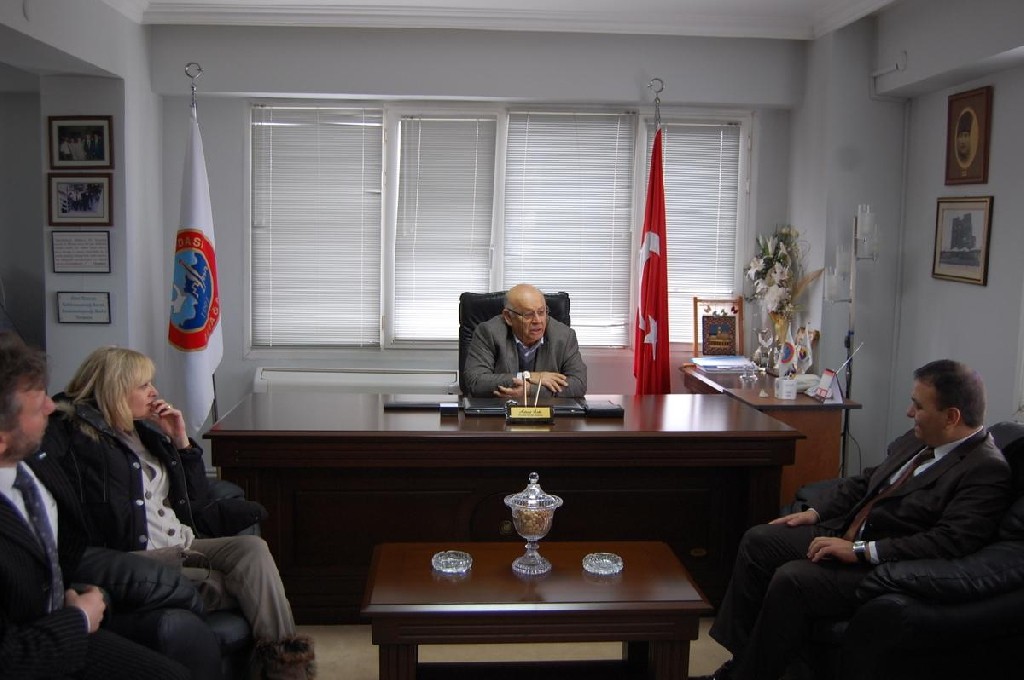 RESUL TAPMAZ : GENT VE İZMİR LİMANLARI ARASINDA KÖPRÜ KURDUK
