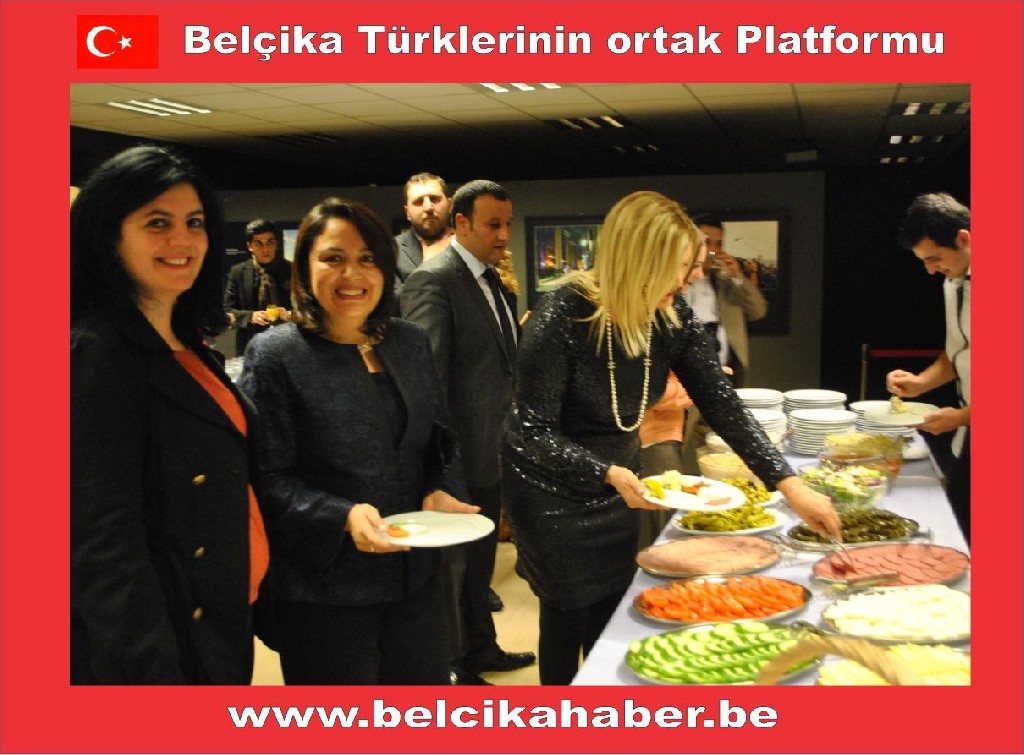 SANATÇI DERYA BAYKAL ONURUNA BİR RESEPSİYON VERDİLER