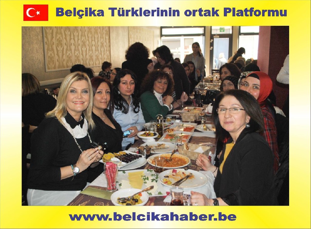 HAYRANLARI DERYA BAYKAL İLE SYNERGIE'NİN KAHVALTISINDA BİRARAYA GELDİ