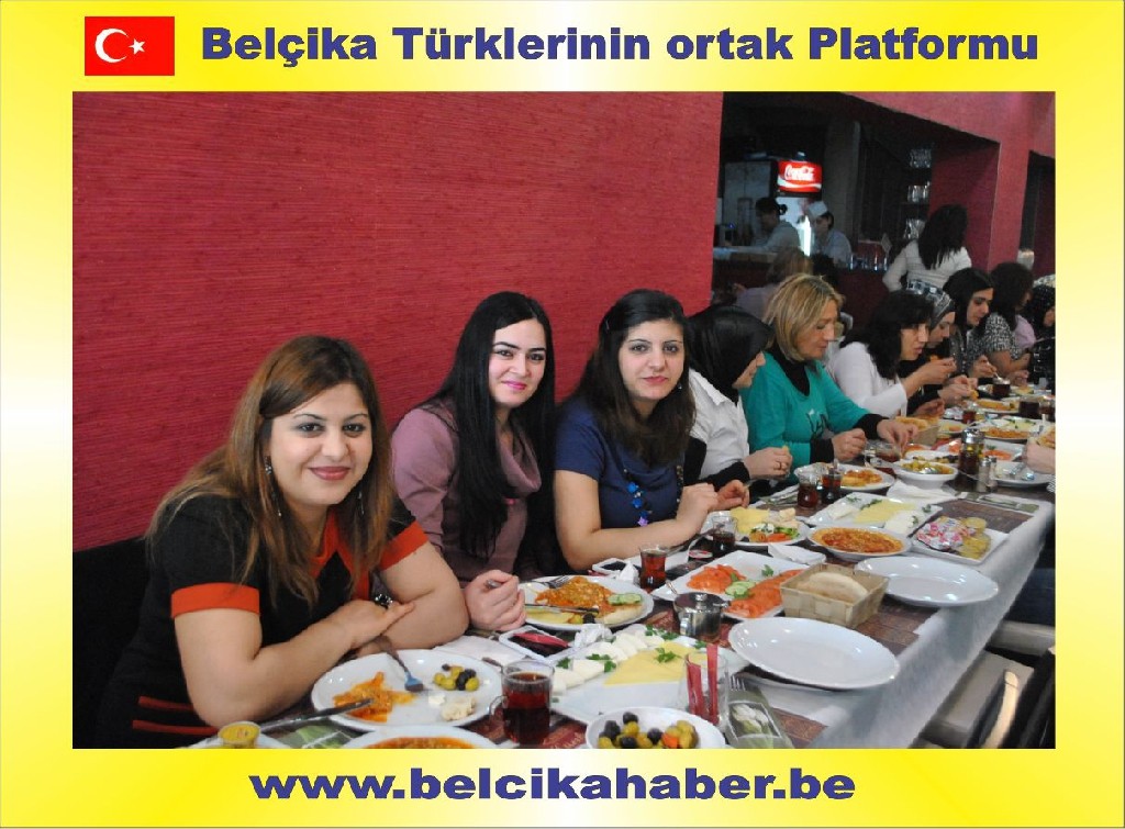 HAYRANLARI DERYA BAYKAL İLE SYNERGIE'NİN KAHVALTISINDA BİRARAYA GELDİ