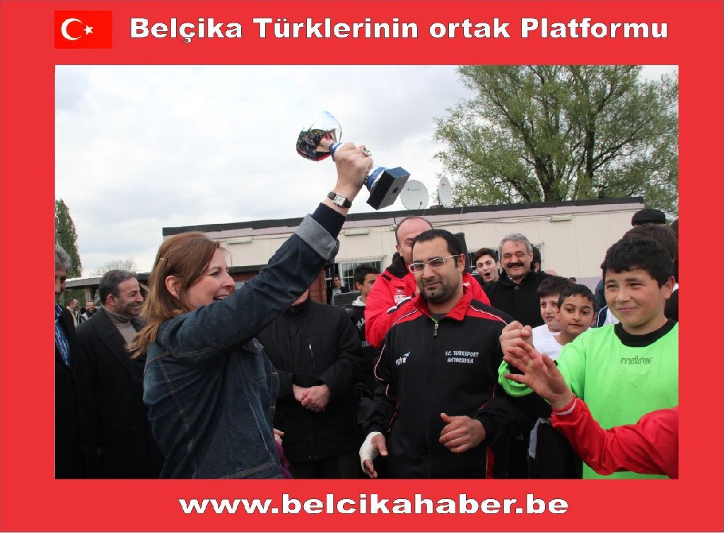Belcika Diyanet Vakfi Anvers Bolge Gençlik Şöleni Düzenlendi