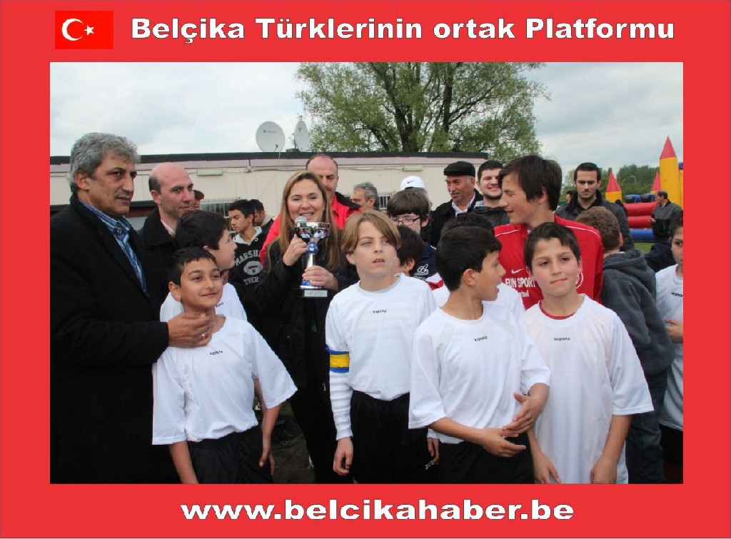 Belcika Diyanet Vakfi Anvers Bolge Gençlik Şöleni Düzenlendi